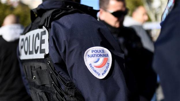 Shock in Francia: spara alla moglie e la brucia viva in casa