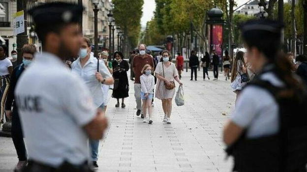 A Madrid revocato il coprifuoco notturno: ristoranti chiusi dopo mezzanotte
