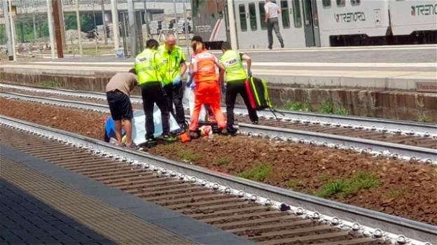 Muore travolto da un treno a Milano: forse è gesto volontario