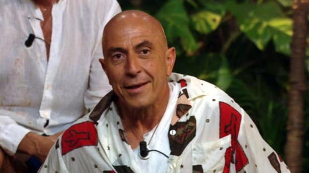 "L’isola dei famosi", Roberto Ciufoli infrange il regolamento: decurtata la razione settimanale di riso