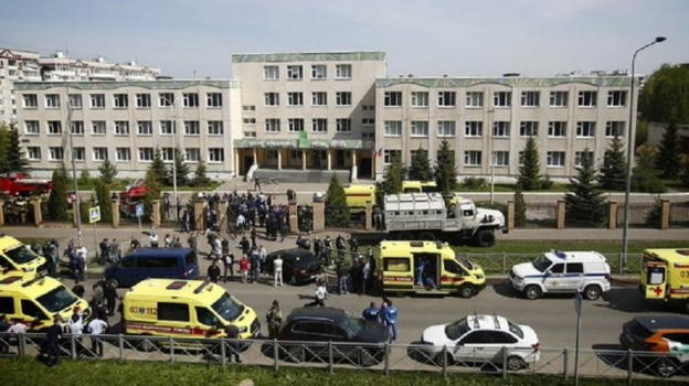 Russia, strage in una scuola a Kazan: arrestato un 19enne e ucciso il suo complice