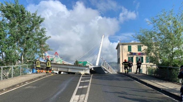 Tragedia sfiorata a La Spezia: crolla ponte levatoio della Darsena, nessun ferito