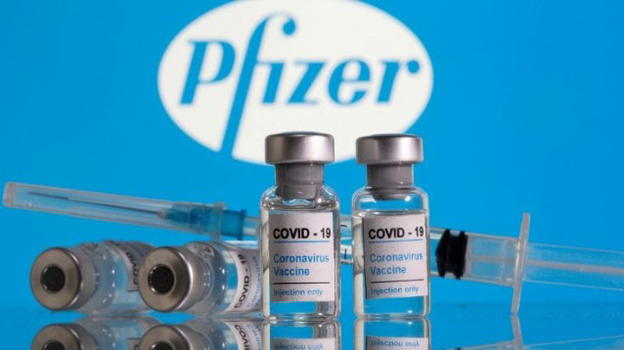 23enne vaccinata con quattro dosi di Pfizer. Parla la madre: "Beve 7 litri al giorno ma è sempre disidratata"