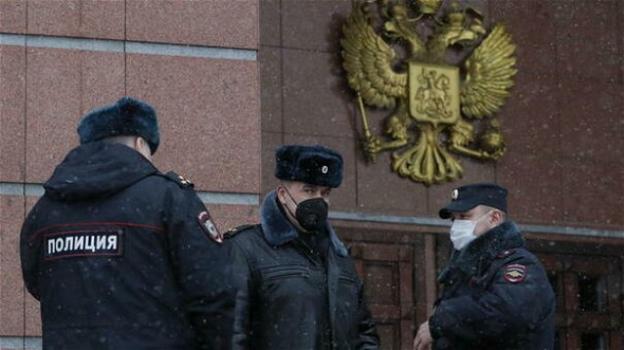 Russia, accoltella e uccide tre persone in un parco pubblico: arrestato