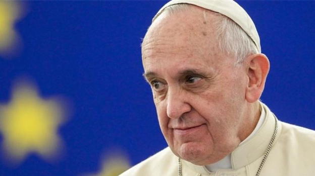 La palla di stracci che tanto piace al Papa