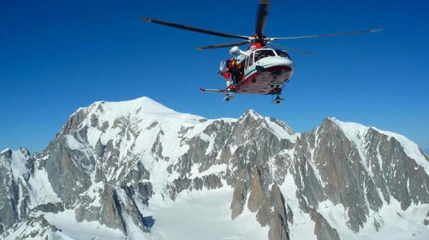 Monte Bianco, due sciatori italiani travolti e uccisi da una valanga