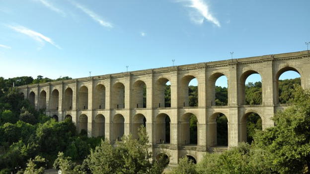 Roma: studente si lancia dal "ponte dei suicidi", alcuni passanti hanno provato a fermarlo