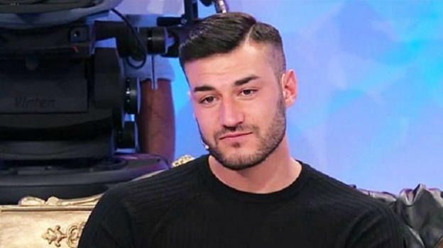 Lorenzo Riccardi contro il GF Vip: "Prendono sempre i cadaveri e non me"