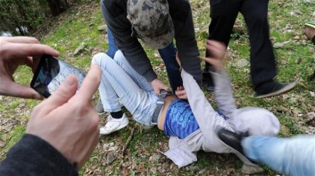 Belgio: stupro di gruppo in un cimitero, vittima 14enne si suicida