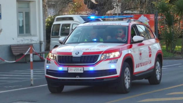 Brescia, deruba un automobilista e poi ha un infarto: ladro salvato dalla vittima del furto