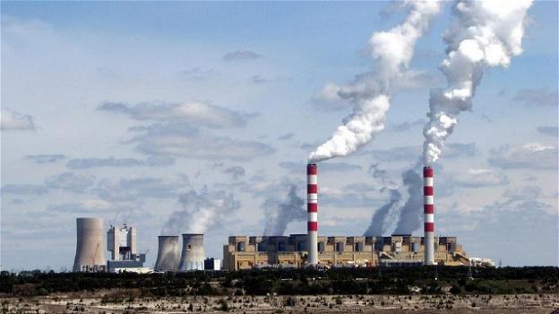 Polonia, chiuderà nel 2036 la centrale elettrica a carbone più inquinante d’Europa