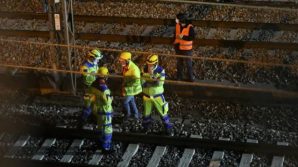 Venezia, il cane scappa sui binari: padrone lo insegue e viene travolto da un treno