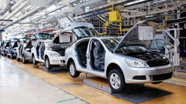 Nel 2035 nell’UE potrebbe arrivare lo stop alla vendita di auto a benzina e diesel