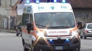 Milano, colf cade dal quinto piano di un palazzo e muore: stava pulendo la finestra