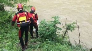 Torino, 18enne cade nel Po: soccorsa da una passante. Si pensa al suicidio