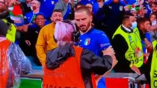 Euro 2020: Leonardo Bonucci scambiato per un invasore di campo da una steward