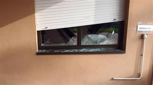 Brindisi, muore dissanguato dopo aver rotto il vetro di una finestra: era rimasto fuori da casa