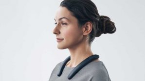 Con Sony lo speaker si indossa a spalla, grazie al nuovo SRS-NB10