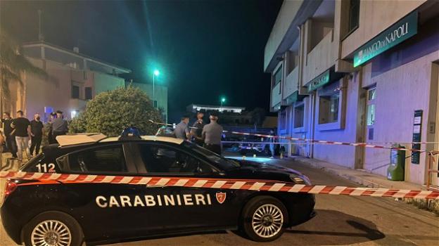 Lecce, ex direttore di banca ucciso a colpi di pistola sotto gli occhi della moglie