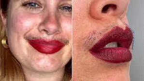 Joanna Kenny e il body positivity: il mascara per esaltare i baffetti