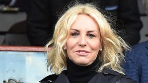 Antonella Clerici invita a vaccinarsi, ma Heather Parisi non ci sta: