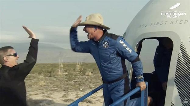 Jeff Bezos effettua il primo viaggio nello spazio
