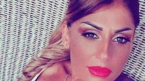 Ponticelli, l’ultimo addio a Mariarca: la mamma di 3 bimbi è stata stroncata da un aneurisma