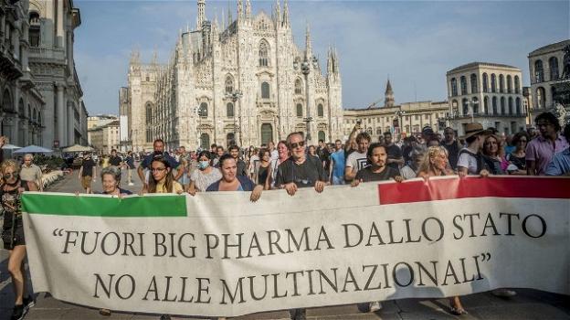 Covid-19 e Green Pass, manifestazioni contro l’obbligo della certificazione vaccinale in tutta Italia