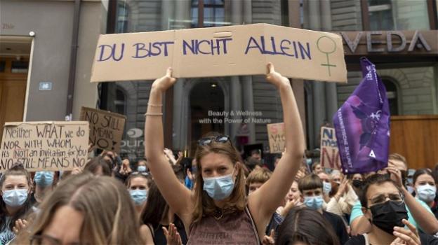 Svizzera: condanna ridotta a stupratore perché la violenza è durata solo 11 minuti, proteste nel paese