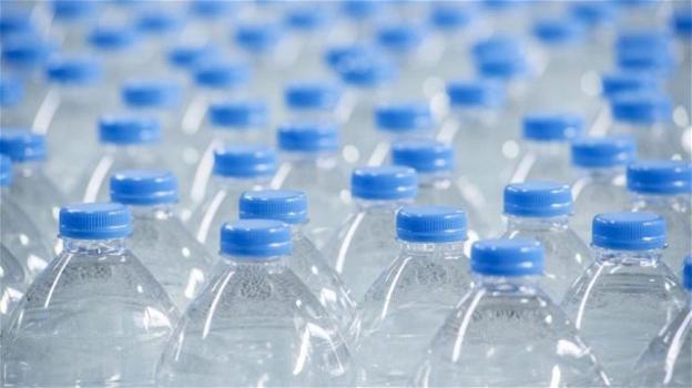 L’impatto ambientale dell’acqua in bottiglia