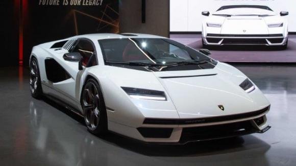 Nuova Lamborghini Countach, l’ultimo modello della casa del toro è già sold out