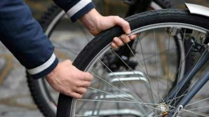 Bici rubate a Torino: acciuffati ladri di biciclette. La gallery dei Lupin 2.0 sui social
