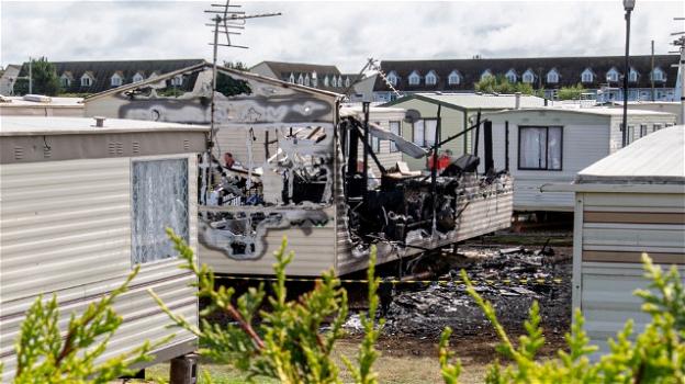 UK: bambina di 2 anni muore in un incendio in camper, salvi i tre fratelli e la madre
