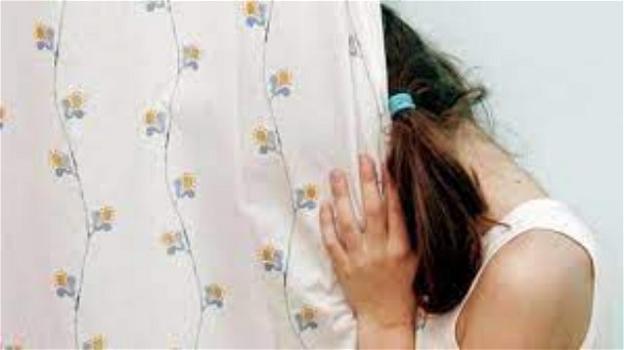 Bologna: 30enne stupra una 12enne e minaccia di inviarle i servizi sociali a casa
