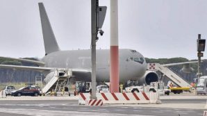 Atterrato a fiumicino l’ultimo aereo italiano da Kabul