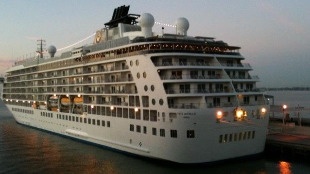 Otranto, sbarca The World: la nave da crociera più grande del mondo dotata di ogni comfort