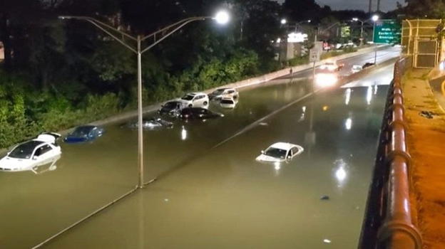 New York messa in ginocchio dall’uragano Ida: si contano le vittime