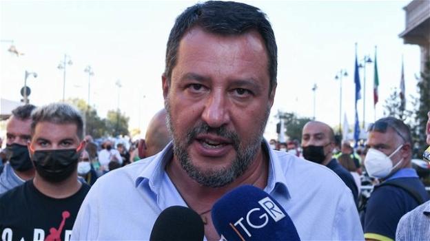 Matteo Salvini contro l’obbligo vaccinale: "Mio figlio si è vaccinato per non pagarsi i tamponi"