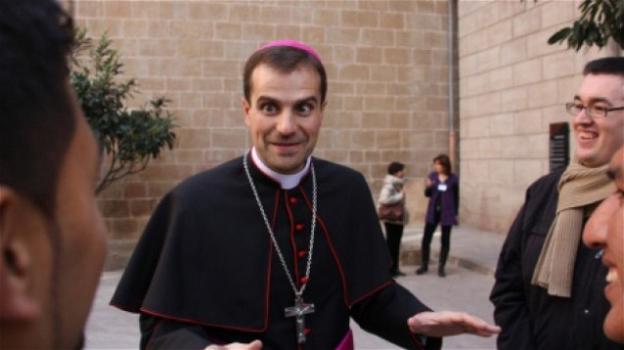 Spagna, si dimette vescovo esorcista: è innamorato di una scrittrice autrice di romanzi erotico-satanici