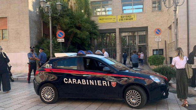Brindisi, falso allarme bomba al Comune: edificio evacuato