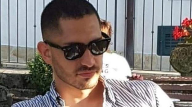 Incidente mortale a Arpino: Nicolas si schianta con la sua auto e perde la vita a 29 anni