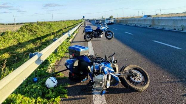 Brindisi, moto della Polizia Locale travolta da un’auto sulla superstrada