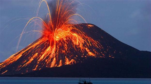 Vulcano in eruzione alle Isole Canarie provoca emissioni tossiche di anidride solforosa