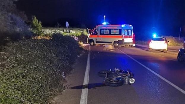 Lecce, incidente stradale tra auto e moto: muore una centaura sotto gli occhi di un amico