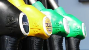 Prezzo dei carburanti in salita inarrestabile