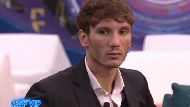 GF Vip, Manuel Bortuzzo ha la febbre: gieffini preoccupati