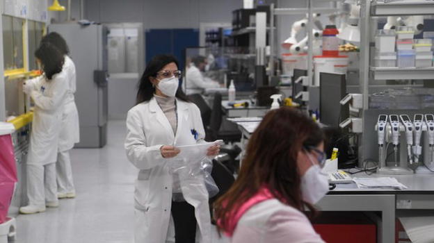 Covid-19, Aifa avrebbe rifiutato 10.000 dosi di anticorpi monoclonali gratuiti