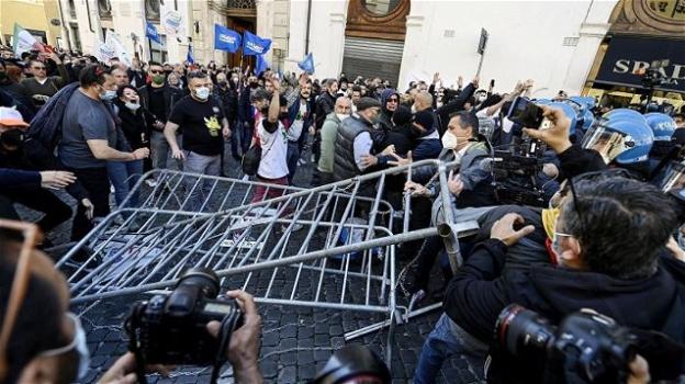 Incidenti a Roma: il governo corre ai ripari, sarà più rigido nell’autorizzare manifestazioni