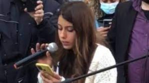 Bologna, studentessa No Green Pass si rifiuta di uscire dall’aula dell’Università: insultata