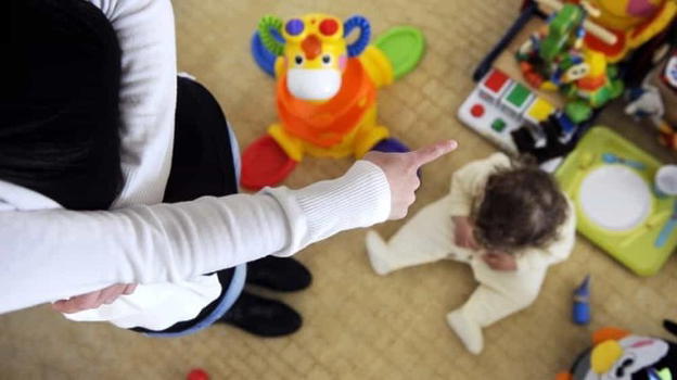 Lecce, condannata una maestra: avrebbe picchiato un bimbo disabile
